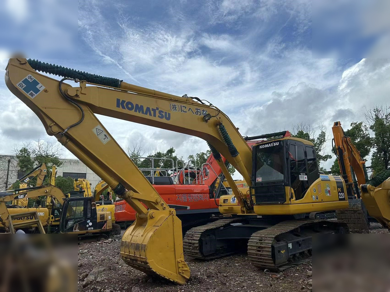 KOMATSU PC220-7 - Ερπυστριοφόρος εκσκαφέας: φωτογραφία 1 KOMATSU PC220-7 - Ερπυστριοφόρος εκσκαφέας: φωτογραφία 1