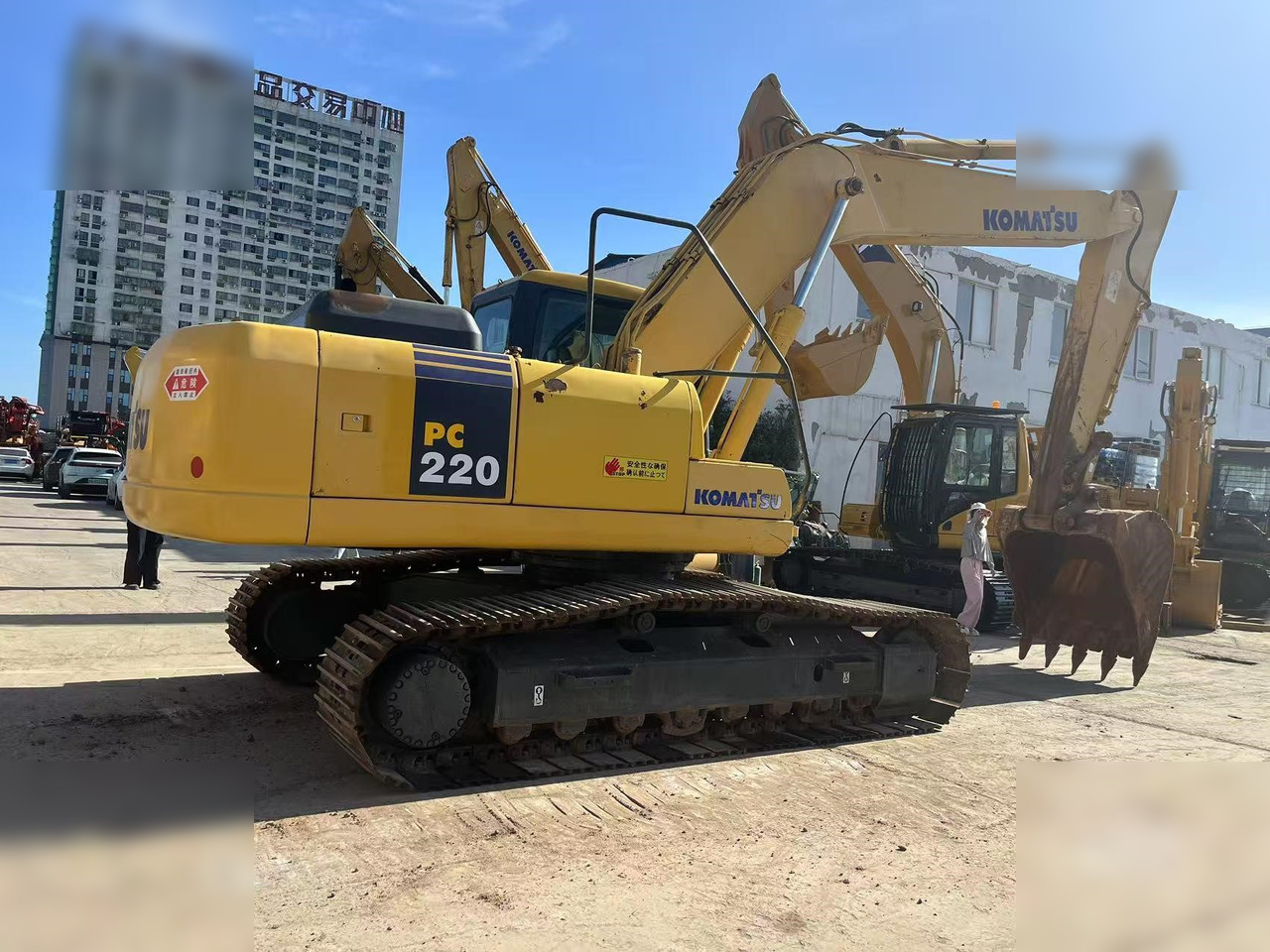 KOMATSU PC220-7 - Ερπυστριοφόρος εκσκαφέας: φωτογραφία 2 KOMATSU PC220-7 - Ερπυστριοφόρος εκσκαφέας: φωτογραφία 2