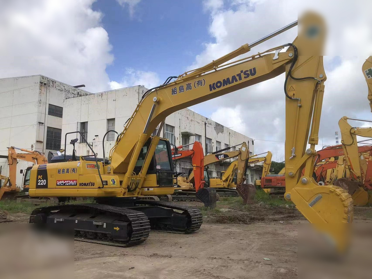 KOMATSU PC220-8N1 - Ερπυστριοφόρος εκσκαφέας: φωτογραφία 2 KOMATSU PC220-8N1 - Ερπυστριοφόρος εκσκαφέας: φωτογραφία 2