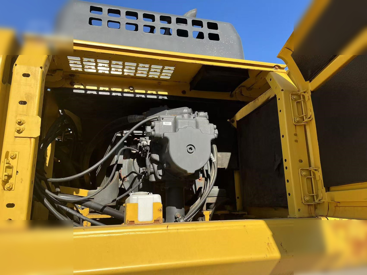 KOMATSU PC400-8R - Ερπυστριοφόρος εκσκαφέας: φωτογραφία 4 KOMATSU PC400-8R - Ερπυστριοφόρος εκσκαφέας: φωτογραφία 4