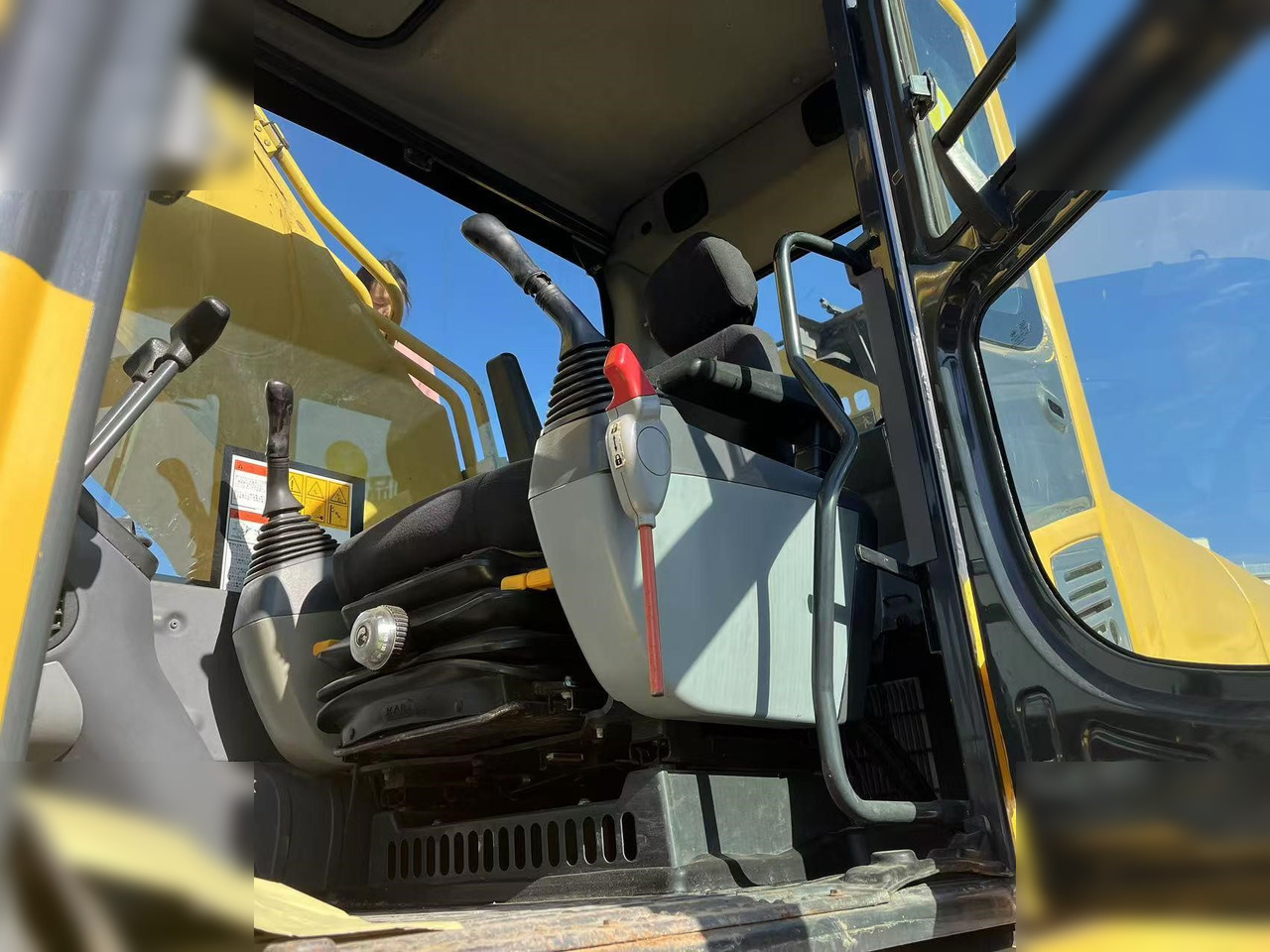 KOMATSU PC400-8R - Ερπυστριοφόρος εκσκαφέας: φωτογραφία 5 KOMATSU PC400-8R - Ερπυστριοφόρος εκσκαφέας: φωτογραφία 5