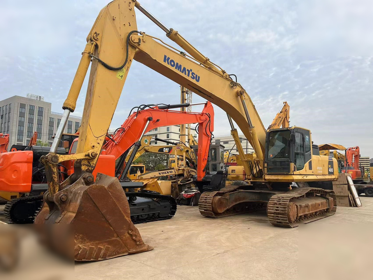 KOMATSU PC400-8 - Ερπυστριοφόρος εκσκαφέας: φωτογραφία 1 KOMATSU PC400-8 - Ερπυστριοφόρος εκσκαφέας: φωτογραφία 1