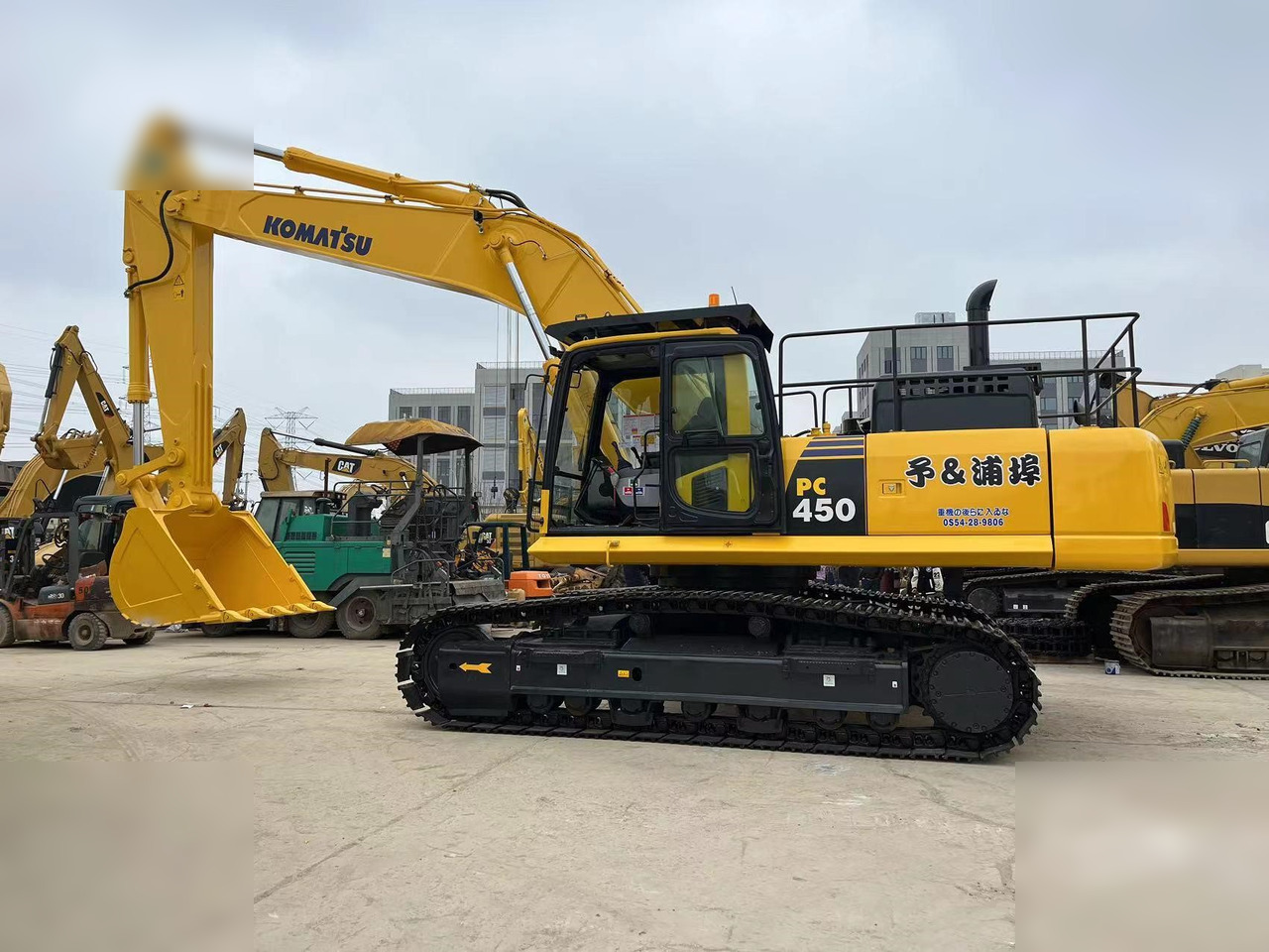 KOMATSU PC450-8 - Ερπυστριοφόρος εκσκαφέας: φωτογραφία 2 KOMATSU PC450-8 - Ερπυστριοφόρος εκσκαφέας: φωτογραφία 2