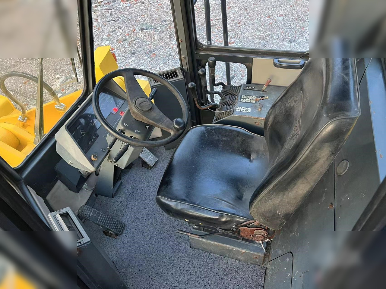KOMATSU WA320-3 - Ελαστιχοφόρος φορτωτής: φωτογραφία 5 KOMATSU WA320-3 - Ελαστιχοφόρος φορτωτής: φωτογραφία 5