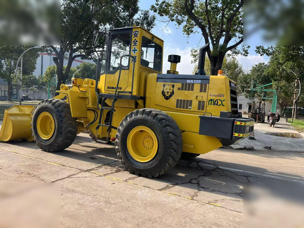 KOMATSU WA320-3 - Ελαστιχοφόρος φορτωτής: φωτογραφία 4 KOMATSU WA320-3 - Ελαστιχοφόρος φορτωτής: φωτογραφία 4