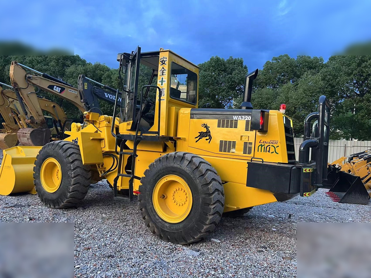 KOMATSU WA320-3 - Ελαστιχοφόρος φορτωτής: φωτογραφία 2 KOMATSU WA320-3 - Ελαστιχοφόρος φορτωτής: φωτογραφία 2