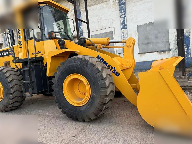 KOMATSU WA380-3 - Ελαστιχοφόρος φορτωτής: φωτογραφία 4 KOMATSU WA380-3 - Ελαστιχοφόρος φορτωτής: φωτογραφία 4