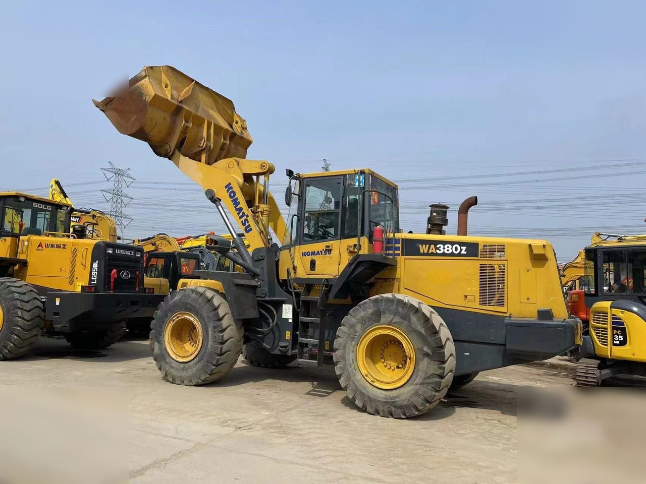 KOMATSU WA380Z-6 - Ελαστιχοφόρος φορτωτής: φωτογραφία 3 KOMATSU WA380Z-6 - Ελαστιχοφόρος φορτωτής: φωτογραφία 3