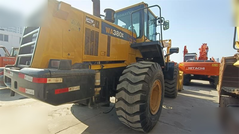 KOMATSU WA380Z-6 - Ελαστιχοφόρος φορτωτής: φωτογραφία 3 KOMATSU WA380Z-6 - Ελαστιχοφόρος φορτωτής: φωτογραφία 3