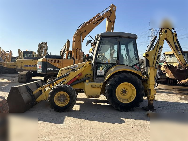 NEW HOLLAND LB95B-4PT - Φορτωτής εκσκαφέας: φωτογραφία 2 NEW HOLLAND LB95B-4PT - Φορτωτής εκσκαφέας: φωτογραφία 2