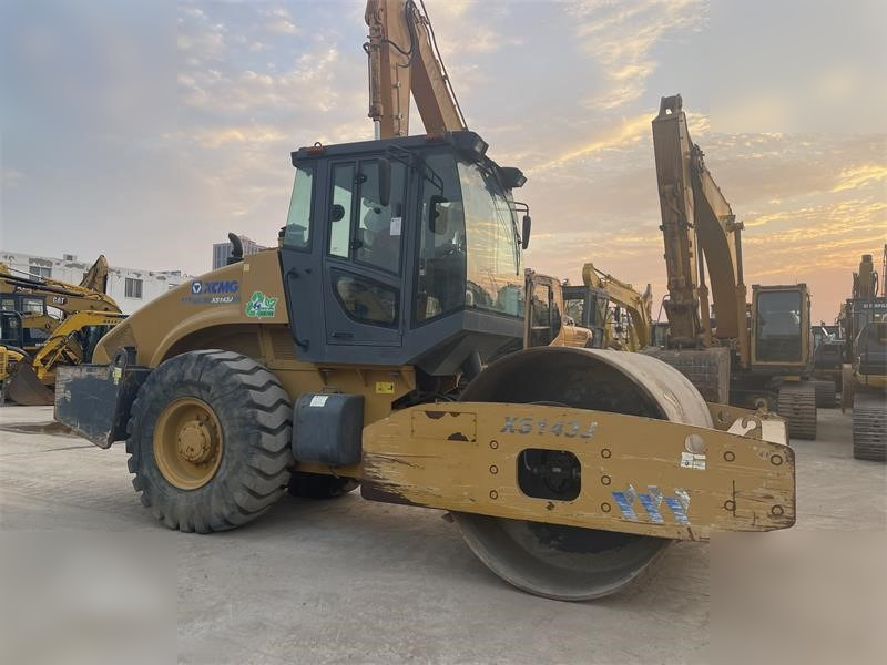 XCMG XS143J - Οδοστρωτήρας: φωτογραφία 1 XCMG XS143J - Οδοστρωτήρας: φωτογραφία 1