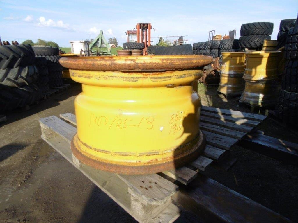 Fälgar 4 st CAT 910-IT 12 - Ζάντα για Κατασκευή μηχανήματα: φωτογραφία 2 Fälgar 4 st CAT 910-IT 12 - Ζάντα για Κατασκευή μηχανήματα: φωτογραφία 2