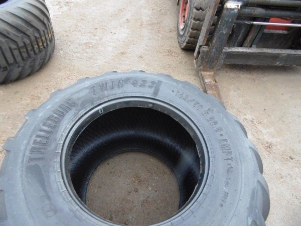 Trelleborg Twin T423 - Ελαστικό για Κατασκευή μηχανήματα: φωτογραφία 1 Trelleborg Twin T423 - Ελαστικό για Κατασκευή μηχανήματα: φωτογραφία 1