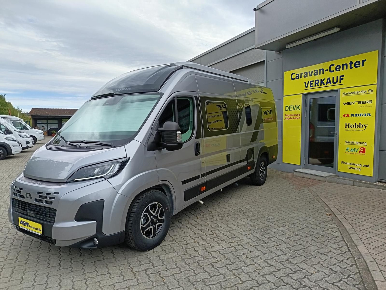 Adria Twin "60Y" 640 SGX 4,25MAXI*JUBILEE*AUFSTELLDACH - Αυτοκινούμενο βαν: φωτογραφία 3 Adria Twin "60Y" 640 SGX 4,25MAXI*JUBILEE*AUFSTELLDACH - Αυτοκινούμενο βαν: φωτογραφία 3