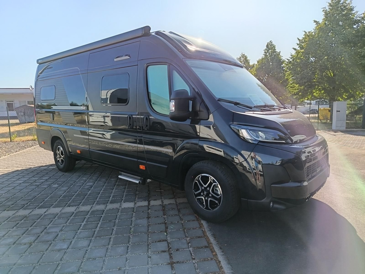 Adria Twin Edition 640 SGX Maxi 132kW*138L KÜHLSCHRANK - Αυτοκινούμενο βαν: φωτογραφία 3 Adria Twin Edition 640 SGX Maxi 132kW*138L KÜHLSCHRANK - Αυτοκινούμενο βαν: φωτογραφία 3
