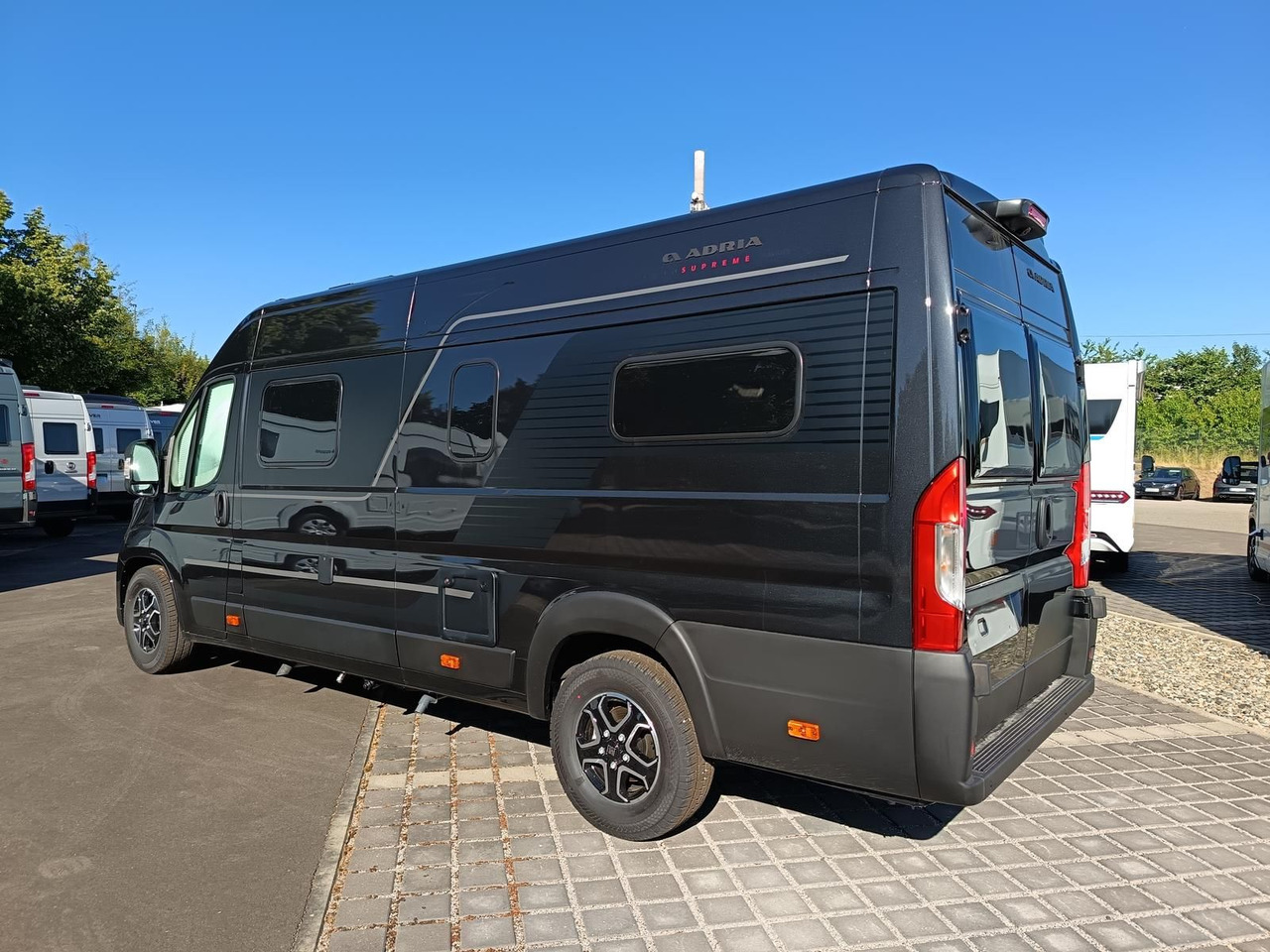 Adria Twin Edition 640 SGX Maxi 132kW*138L KÜHLSCHRANK - Αυτοκινούμενο βαν: φωτογραφία 4 Adria Twin Edition 640 SGX Maxi 132kW*138L KÜHLSCHRANK - Αυτοκινούμενο βαν: φωτογραφία 4