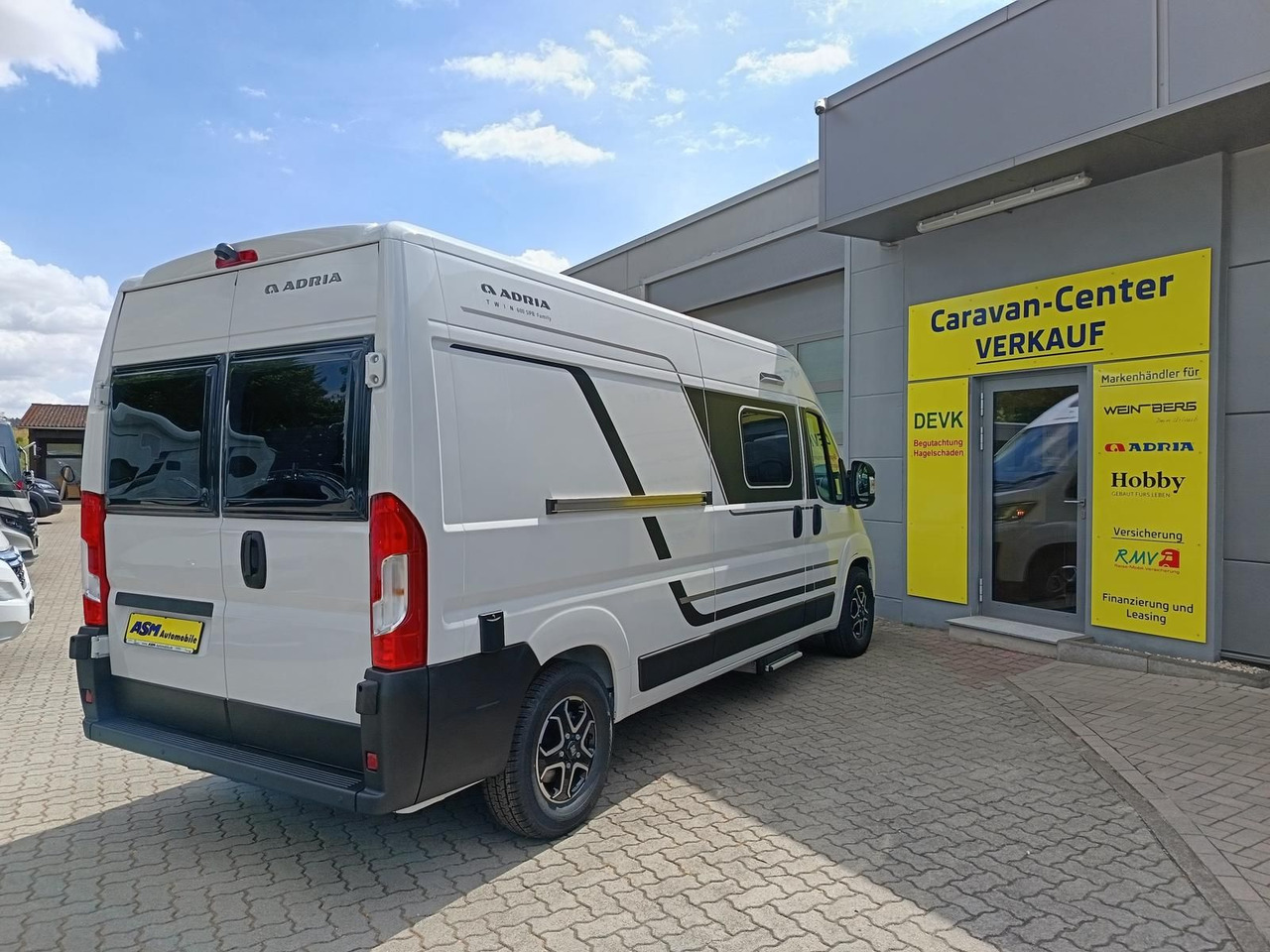 Adria Twin Twin 600 SPB Family*SAFETY*STYLE*DAB*SOFORT - Αυτοκινούμενο βαν: φωτογραφία 5 Adria Twin Twin 600 SPB Family*SAFETY*STYLE*DAB*SOFORT - Αυτοκινούμενο βαν: φωτογραφία 5