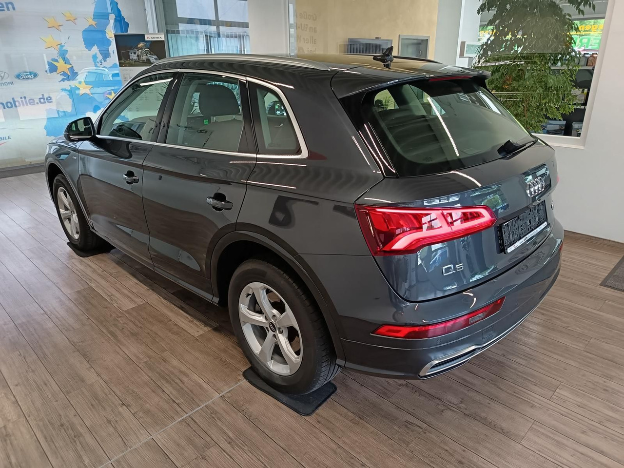 Audi Q5 40 TDI Quattro S-Line*AHK*NAVI*LED*R-KAM*DAB* - SUV: φωτογραφία 4 Audi Q5 40 TDI Quattro S-Line*AHK*NAVI*LED*R-KAM*DAB* - SUV: φωτογραφία 4