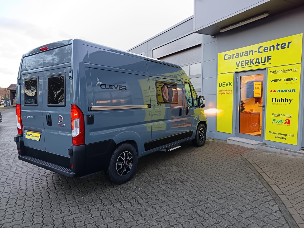 Clever Tour 540*BLACK EDITION*FINAL SALE RABATT*SOFORT* - Αυτοκινούμενο βαν: φωτογραφία 5 Clever Tour 540*BLACK EDITION*FINAL SALE RABATT*SOFORT* - Αυτοκινούμενο βαν: φωτογραφία 5