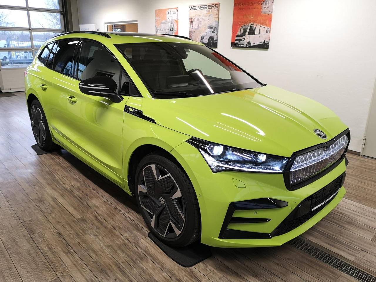Skoda Enyaq iV RS 220 kW*PSD*AHK*virt.Pedal*360°Kamera - SUV: φωτογραφία 3 Skoda Enyaq iV RS 220 kW*PSD*AHK*virt.Pedal*360°Kamera - SUV: φωτογραφία 3