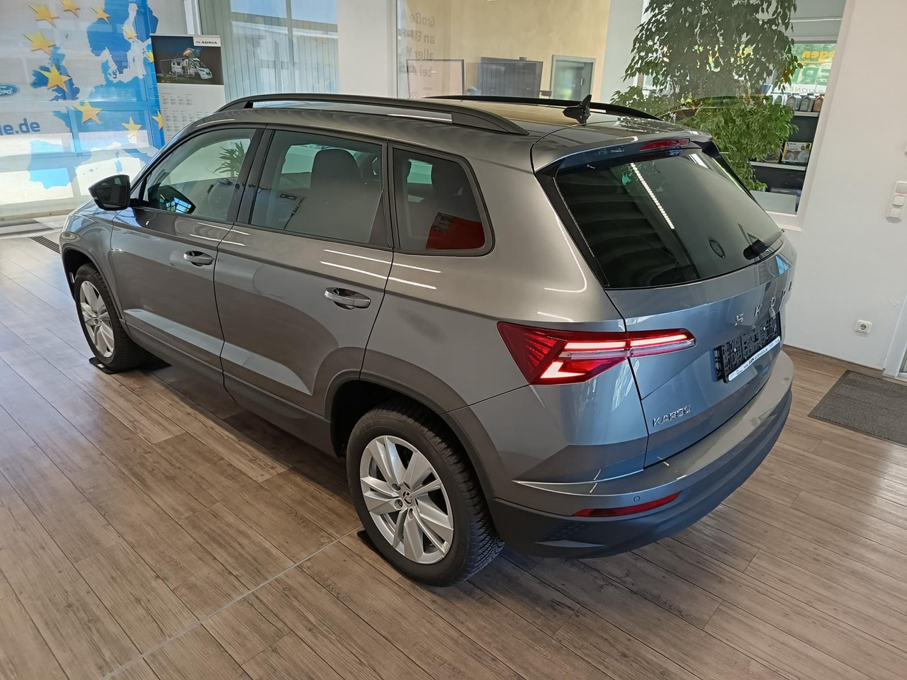 Skoda Karoq Selection 1.5 TSI DSG*NAVI*ACC*AHK-VORBER* - SUV: φωτογραφία 4 Skoda Karoq Selection 1.5 TSI DSG*NAVI*ACC*AHK-VORBER* - SUV: φωτογραφία 4