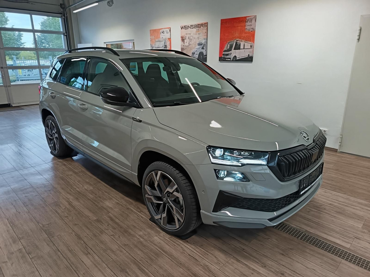 Skoda Karoq Sportline 1,5 TSI DSG*AHK*PSD*STD.HZG*NAVI - SUV: φωτογραφία 3 Skoda Karoq Sportline 1,5 TSI DSG*AHK*PSD*STD.HZG*NAVI - SUV: φωτογραφία 3