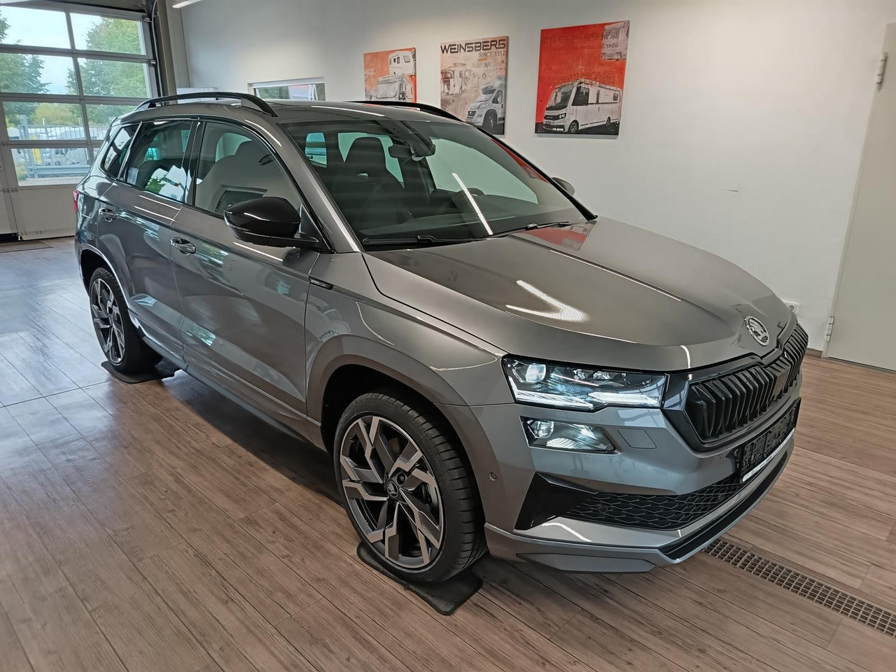 Skoda Karoq Sportline 1,5 TSI DSG*AHK*PSD*STD.HZG*NAVI - SUV: φωτογραφία 3 Skoda Karoq Sportline 1,5 TSI DSG*AHK*PSD*STD.HZG*NAVI - SUV: φωτογραφία 3