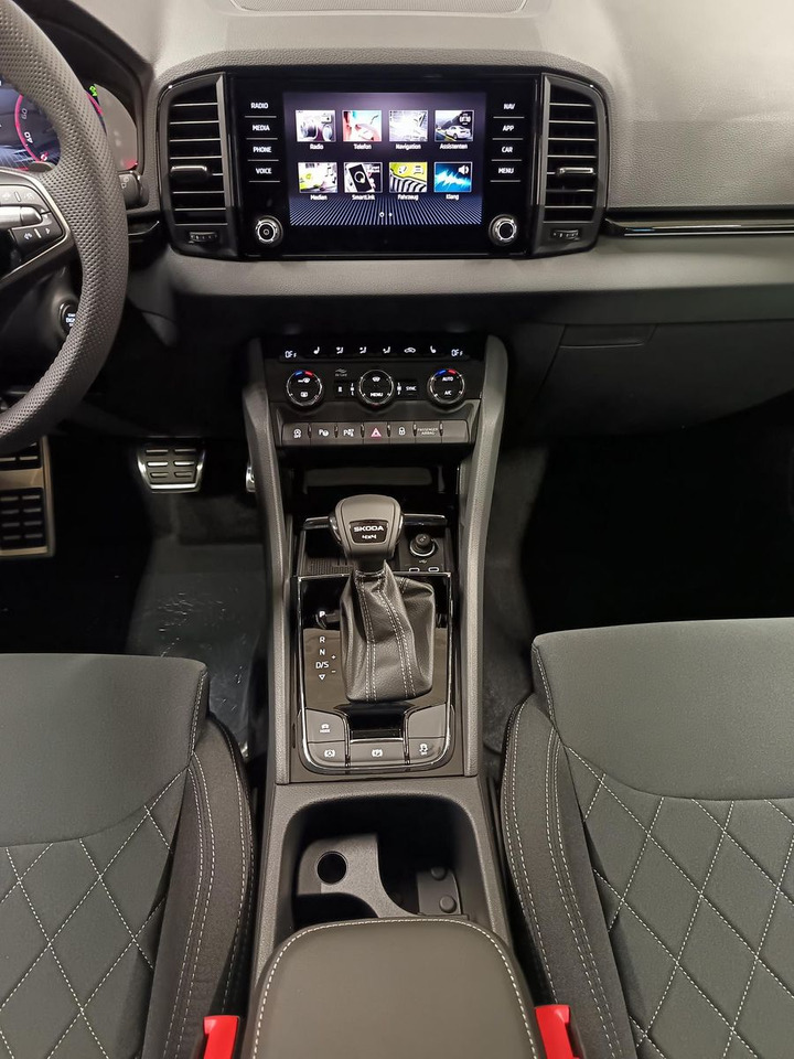 SUV Skoda Karoq Sportline 2,0 TDI DSG 4x4*AHK*PSD*STD.HZG*: φωτογραφία 10 SUV Skoda Karoq Sportline 2,0 TDI DSG 4x4*AHK*PSD*STD.HZG*: φωτογραφία 10