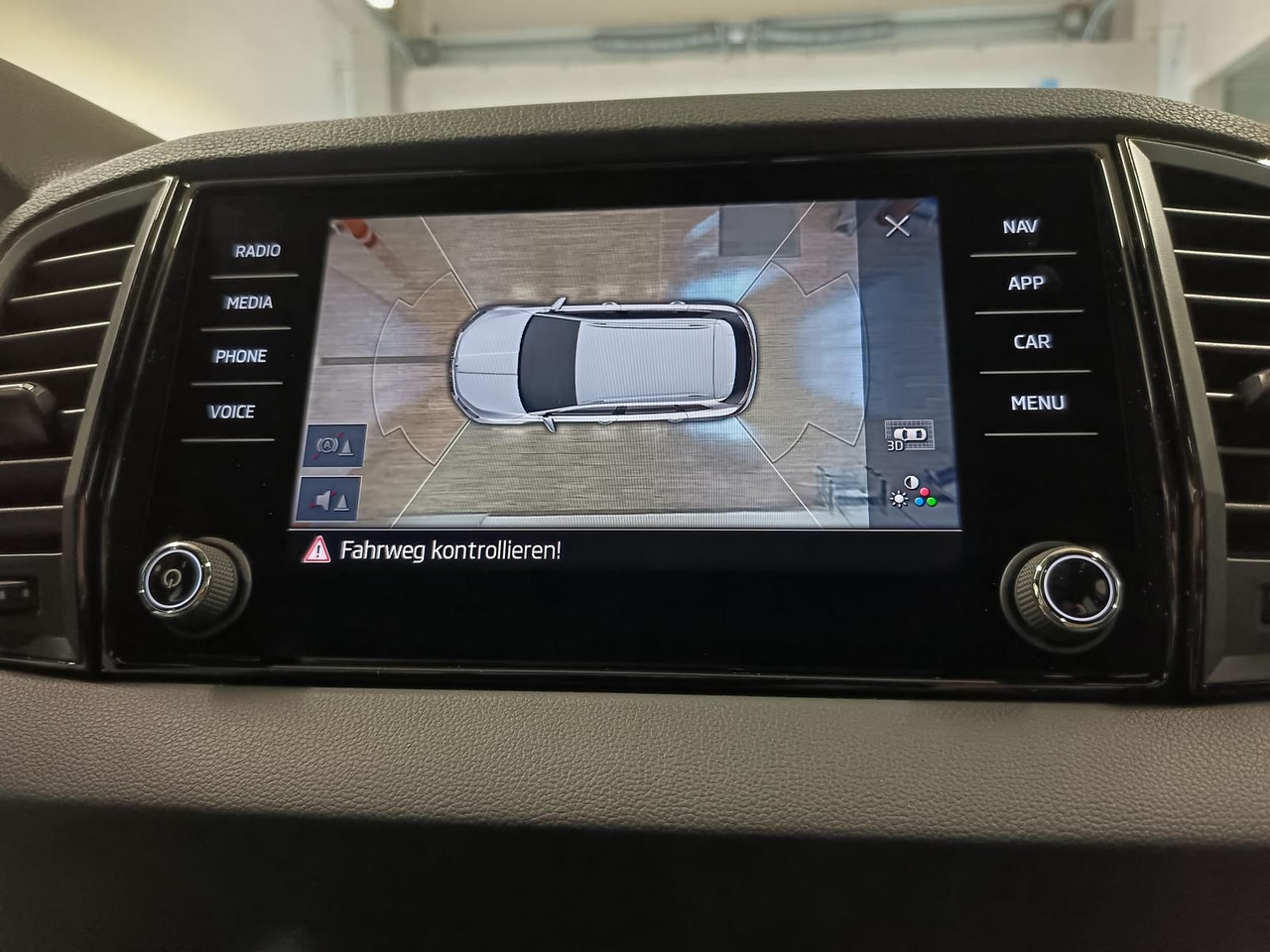 SUV Skoda Karoq Sportline 2,0 TDI DSG 4x4*AHK*PSD*STD.HZG*: φωτογραφία 16 SUV Skoda Karoq Sportline 2,0 TDI DSG 4x4*AHK*PSD*STD.HZG*: φωτογραφία 16