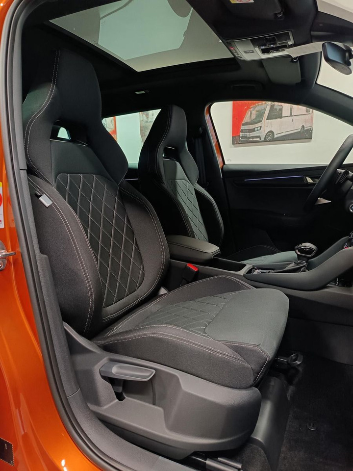 SUV Skoda Karoq Sportline 2,0 TDI DSG 4x4*AHK*PSD*STD.HZG*: φωτογραφία 22 SUV Skoda Karoq Sportline 2,0 TDI DSG 4x4*AHK*PSD*STD.HZG*: φωτογραφία 22