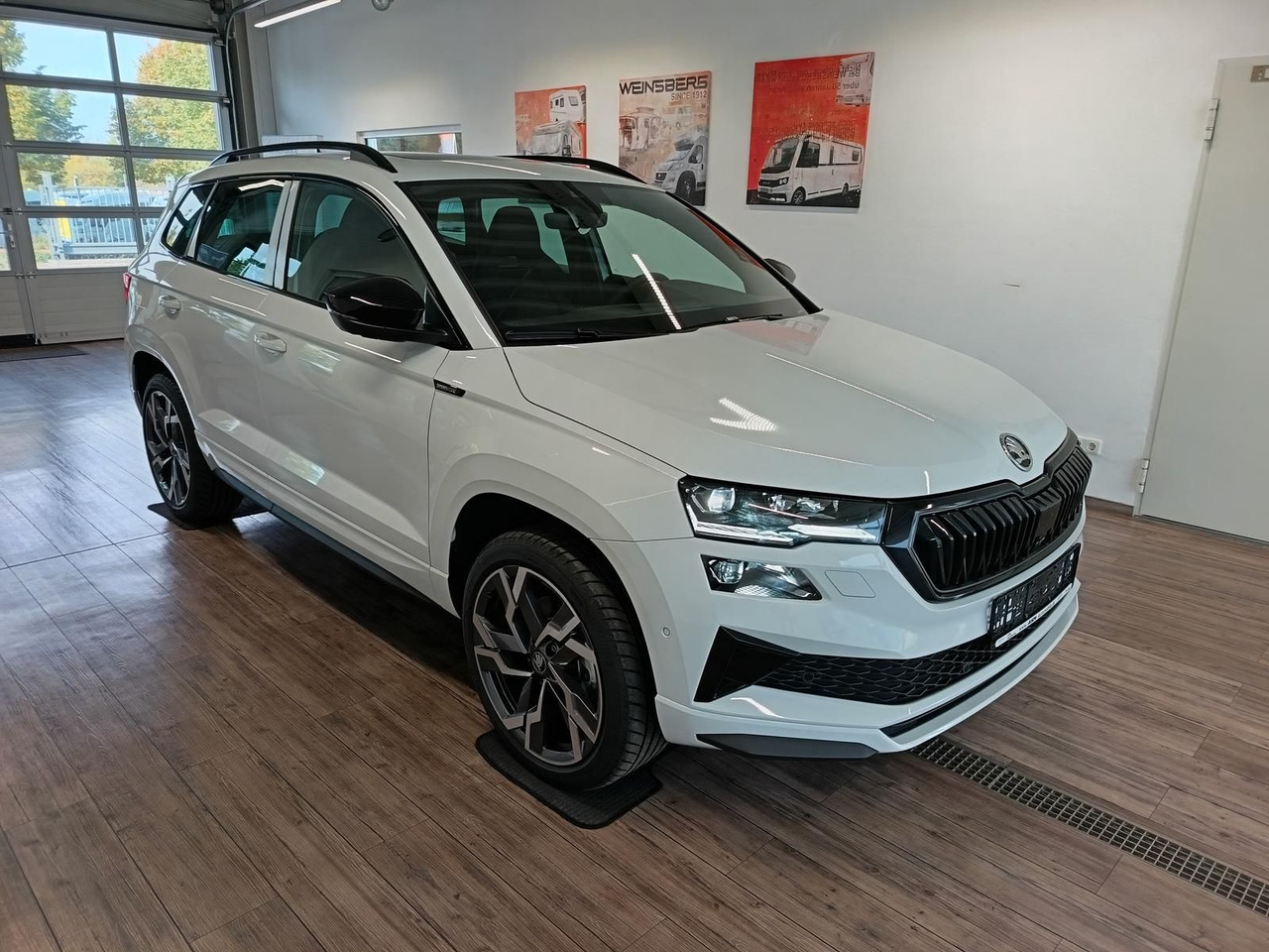 Skoda Karoq Sportline 2,0 TDI DSG 4x4*AHK*PSD*STD.HZG* - SUV: φωτογραφία 3 Skoda Karoq Sportline 2,0 TDI DSG 4x4*AHK*PSD*STD.HZG* - SUV: φωτογραφία 3