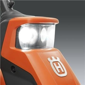Husqvarna R 216T AWD inkl. 103 cm klippebord - Χλοοκοπτικό: φωτογραφία 5 Husqvarna R 216T AWD inkl. 103 cm klippebord - Χλοοκοπτικό: φωτογραφία 5