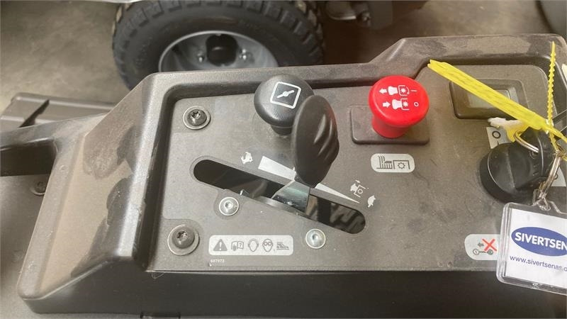 Hustler Raptor X 42 - Χλοοκοπτικό: φωτογραφία 4 Hustler Raptor X 42 - Χλοοκοπτικό: φωτογραφία 4