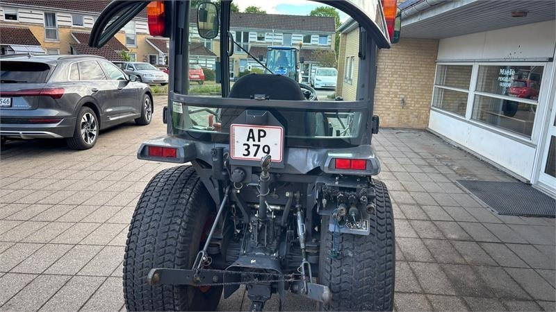 Kubota STW37 Kompakttraktor - Δημοτικό τρακτέρ: φωτογραφία 5 Kubota STW37 Kompakttraktor - Δημοτικό τρακτέρ: φωτογραφία 5