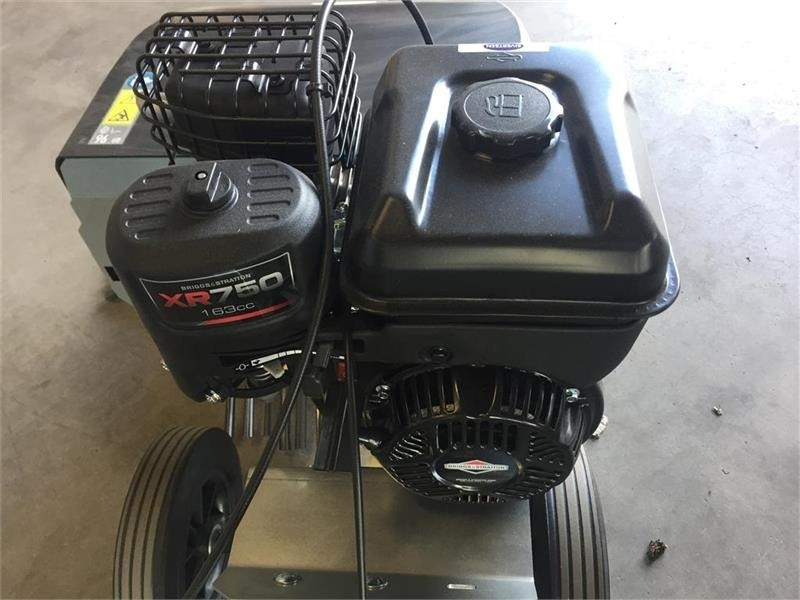 Kwern Greenbuster Pro III 8x3 Inkl. afdækningsskær - Μηχανήματα κήπου: φωτογραφία 3 Kwern Greenbuster Pro III 8x3 Inkl. afdækningsskær - Μηχανήματα κήπου: φωτογραφία 3