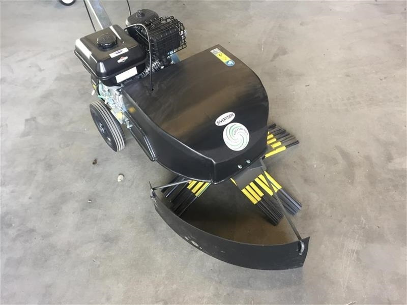 Kwern Greenbuster Pro III 8x3 Inkl. afdækningsskær - Μηχανήματα κήπου: φωτογραφία 1 Kwern Greenbuster Pro III 8x3 Inkl. afdækningsskær - Μηχανήματα κήπου: φωτογραφία 1