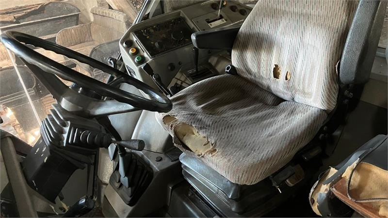 Massey Ferguson 3095 Dynashift - Τρακτέρ: φωτογραφία 4 Massey Ferguson 3095 Dynashift - Τρακτέρ: φωτογραφία 4