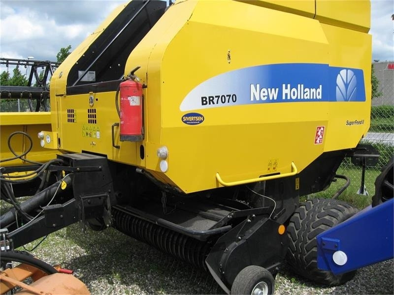New Holland BR7070 med SUPER FEED - Χορτοδετική μηχανή στρόγγυλης μπάλας: φωτογραφία 1 New Holland BR7070 med SUPER FEED - Χορτοδετική μηχανή στρόγγυλης μπάλας: φωτογραφία 1