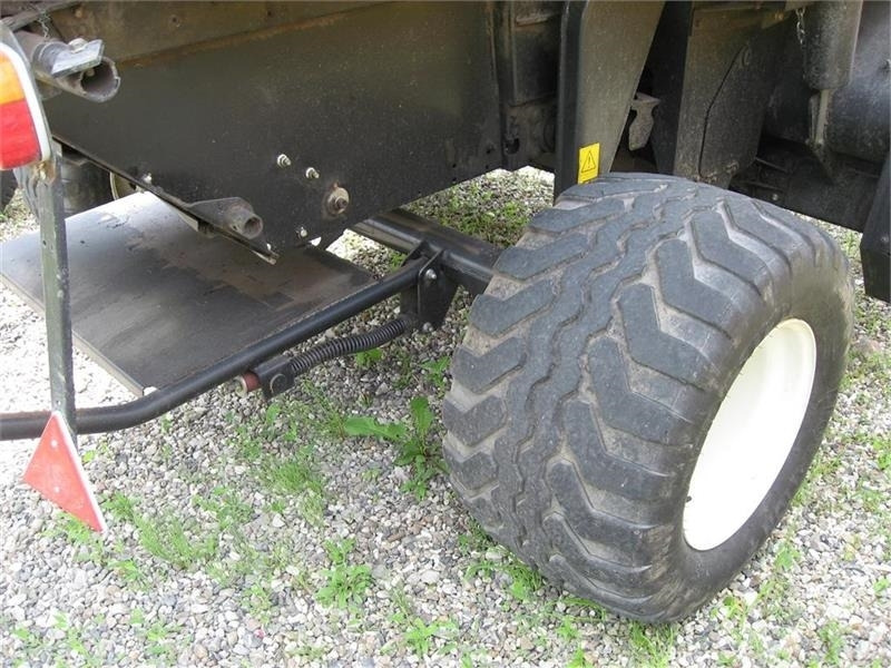 New Holland BR7070 med SUPER FEED - Χορτοδετική μηχανή στρόγγυλης μπάλας: φωτογραφία 4 New Holland BR7070 med SUPER FEED - Χορτοδετική μηχανή στρόγγυλης μπάλας: φωτογραφία 4