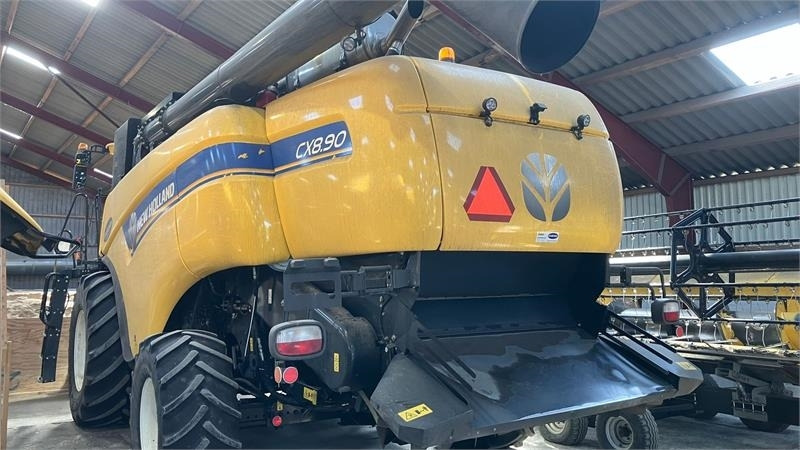 New Holland CX8.90 SLH - Θεριζοαλωνιστική μηχανή: φωτογραφία 2 New Holland CX8.90 SLH - Θεριζοαλωνιστική μηχανή: φωτογραφία 2