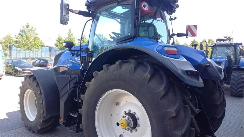 New Holland T7.315 HD - Τρακτέρ: φωτογραφία 4 New Holland T7.315 HD - Τρακτέρ: φωτογραφία 4