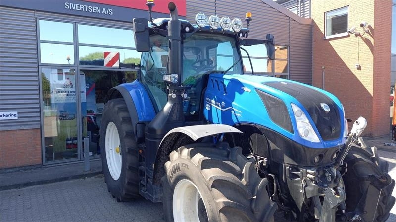 New Holland T7.315 HD - Τρακτέρ: φωτογραφία 2 New Holland T7.315 HD - Τρακτέρ: φωτογραφία 2