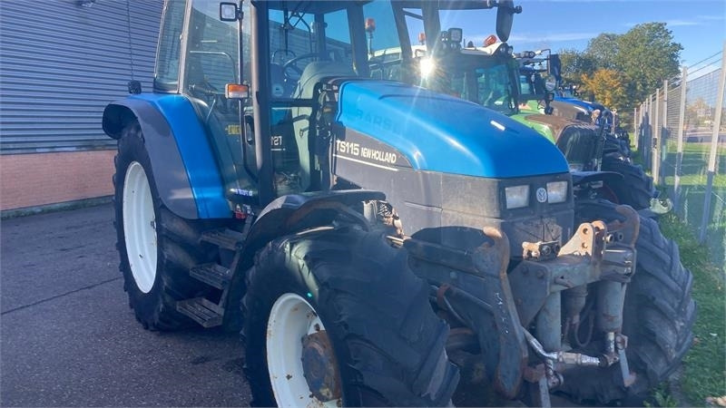 New Holland TS115 - Τρακτέρ: φωτογραφία 1 New Holland TS115 - Τρακτέρ: φωτογραφία 1