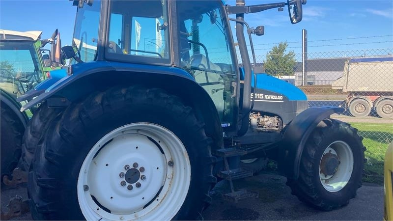 New Holland TS115 - Τρακτέρ: φωτογραφία 2 New Holland TS115 - Τρακτέρ: φωτογραφία 2