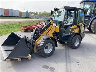 Schäffer 2445S Kabine - Σπαστός φορτωτής: φωτογραφία 1 Schäffer 2445S Kabine - Σπαστός φορτωτής: φωτογραφία 1