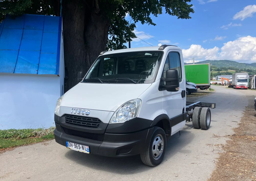 Iveco DAILY 35C13 ramo do zabudowy kiper wywrotka - Φορτηγό σασί: φωτογραφία 1 Iveco DAILY 35C13 ramo do zabudowy kiper wywrotka - Φορτηγό σασί: φωτογραφία 1