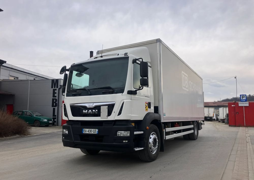 MAN MAN 18.290  kurierka kontener - Φορτηγό κόφα: φωτογραφία 1 MAN MAN 18.290  kurierka kontener - Φορτηγό κόφα: φωτογραφία 1
