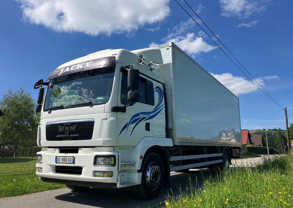 MAN MAN TGM 18.290 KURIERKA KONTENER 20 PALET SYPIALKA - Φορτηγό κόφα: φωτογραφία 1 MAN MAN TGM 18.290 KURIERKA KONTENER 20 PALET SYPIALKA - Φορτηγό κόφα: φωτογραφία 1