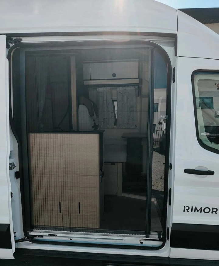 FORD Rimor NEW Ford Van 238 Truma Diesel Roller Shutters Remis AUTOMAT - Τροχόσπιτο: φωτογραφία 5 FORD Rimor NEW Ford Van 238 Truma Diesel Roller Shutters Remis AUTOMAT - Τροχόσπιτο: φωτογραφία 5