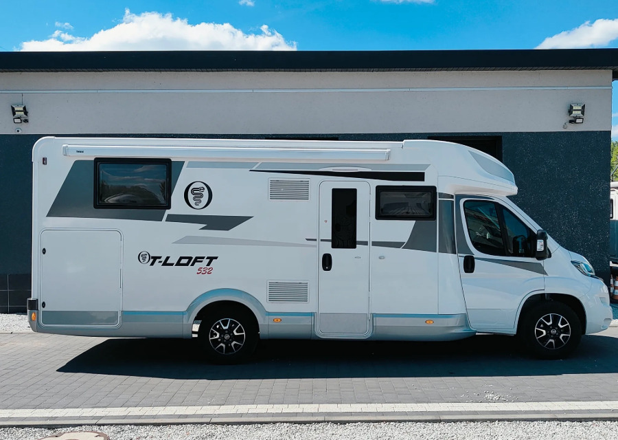 Fiat Ducato Elnagh T-Loft 532 Motorhome | 2024 | Winter Package | Solar Panel | Reversing Camera | Alarm | 17,000 km - Τροχόσπιτο: φωτογραφία 3 Fiat Ducato Elnagh T-Loft 532 Motorhome | 2024 | Winter Package | Solar Panel | Reversing Camera | Alarm | 17,000 km - Τροχόσπιτο: φωτογραφία 3